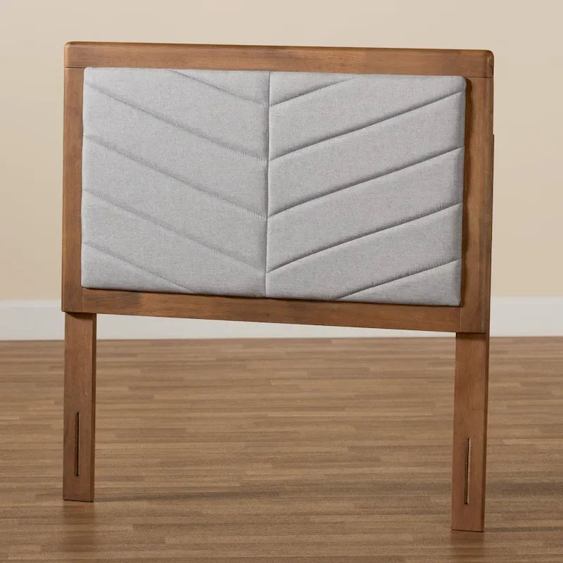 Tête de lit jumeaux moderne en tissu gris capitonné à chevrons et bois
